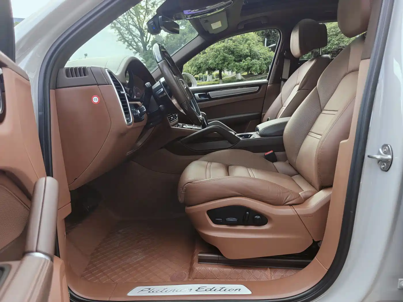 Porsche Cayenne New Energy 2023 Cayenne E-Hybrid 2.0T Platinum Edition фото 14