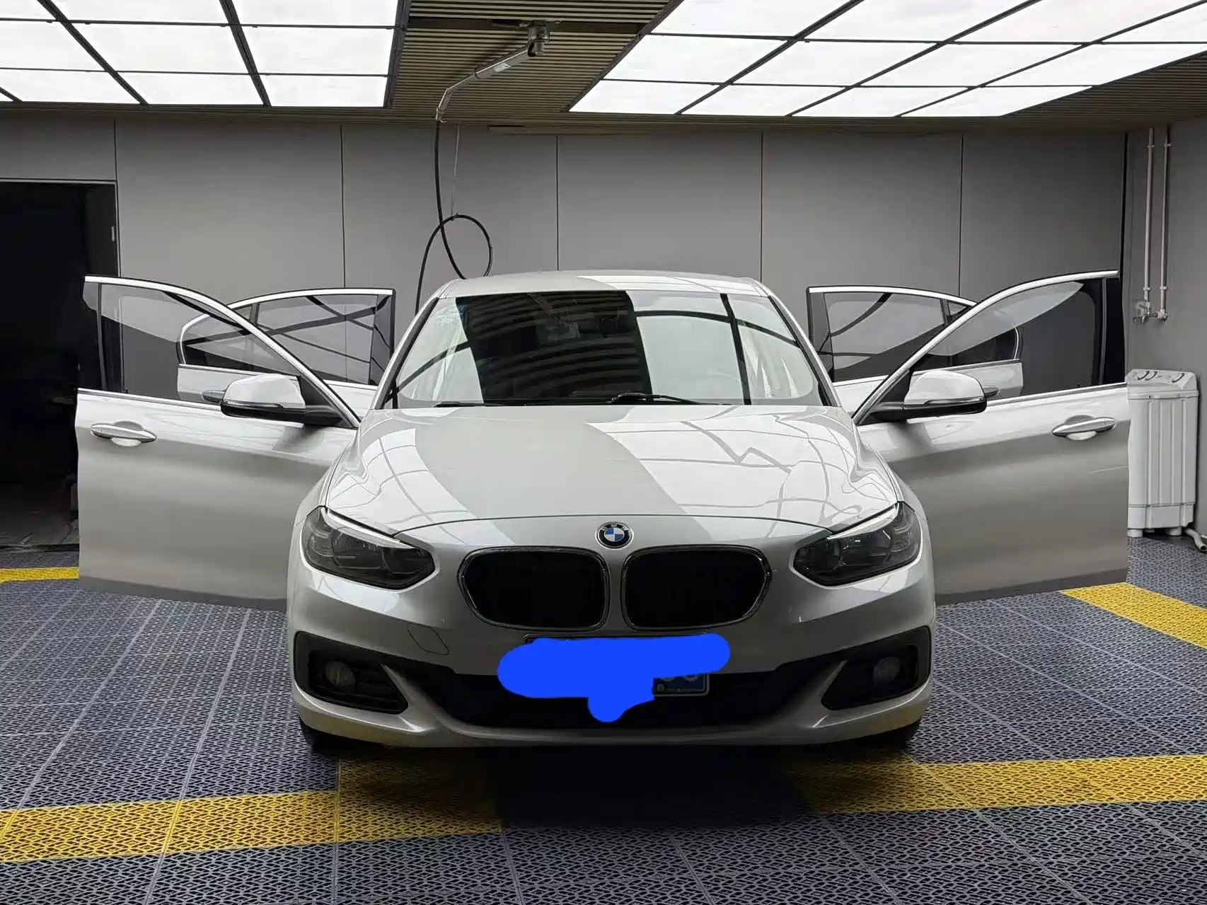 Photo 2 - BMW 1 Series