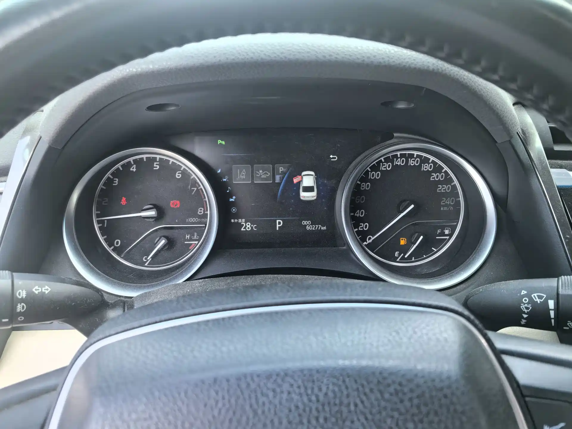 Фото 10 - Toyota Camry