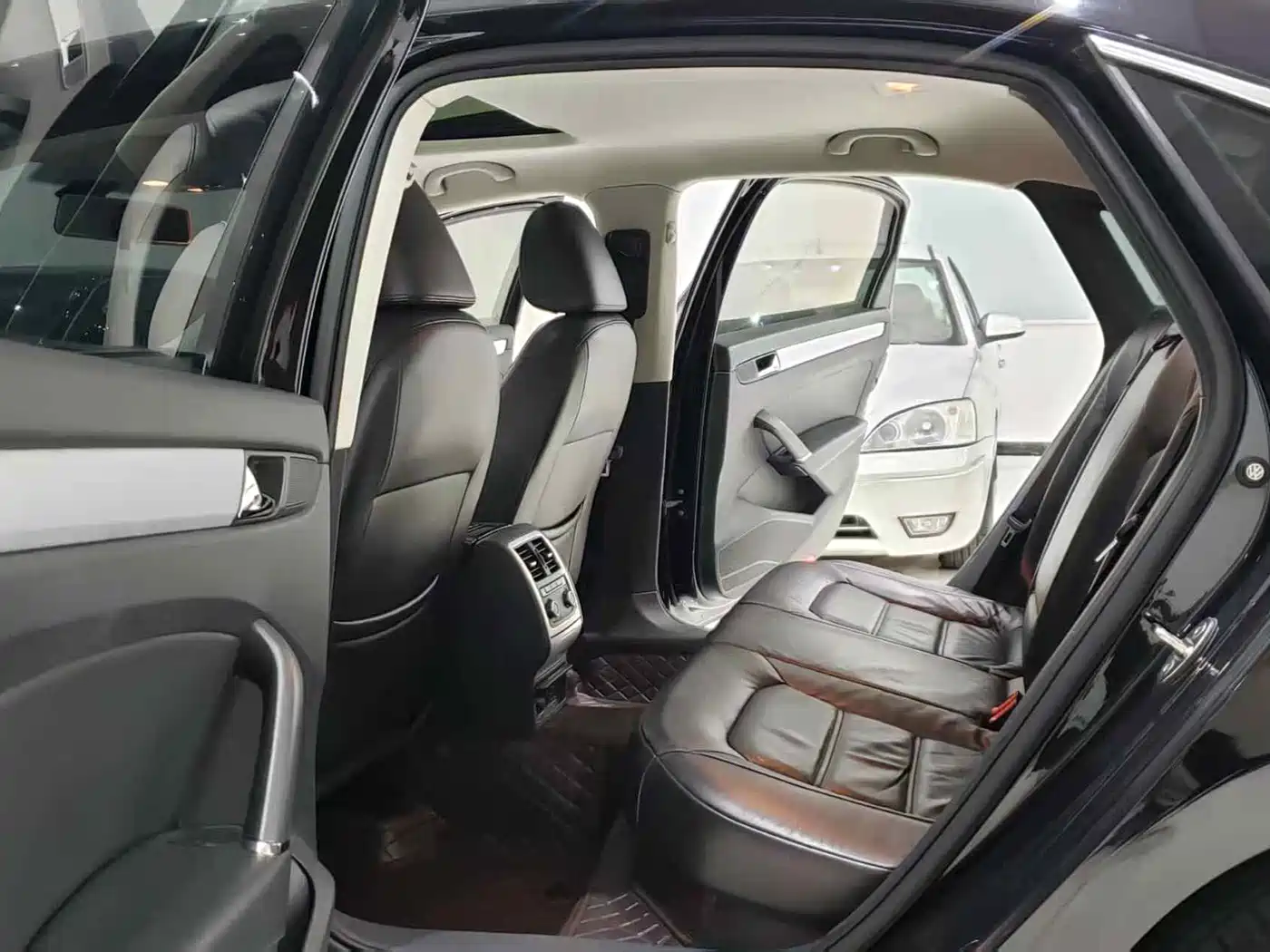 Фото 8 - Volkswagen Passat