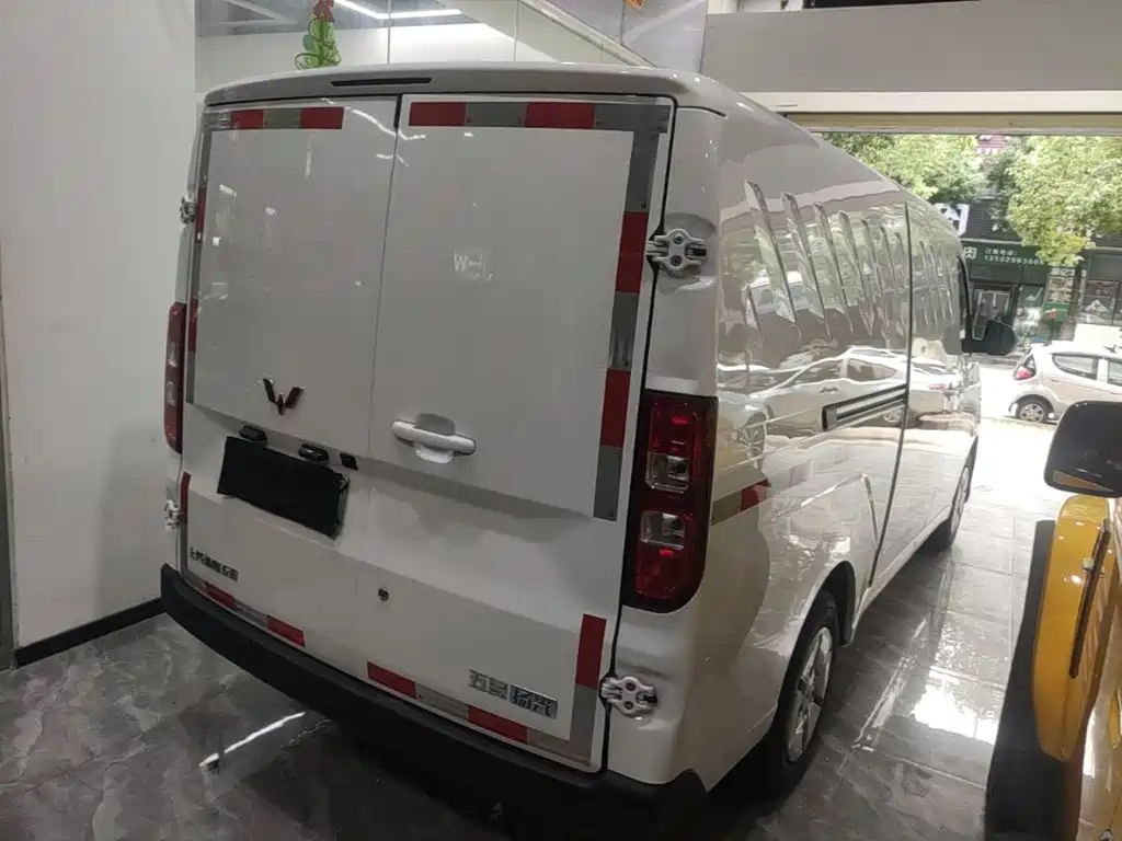 Wuling Motors Wuling Yangguang 2026 2025 310KM Sealed Window CATL Custom Edition