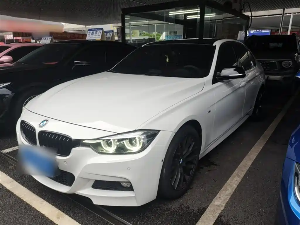 BMW 3 Series 2019 320i M Sport Black Night Edition фото 2