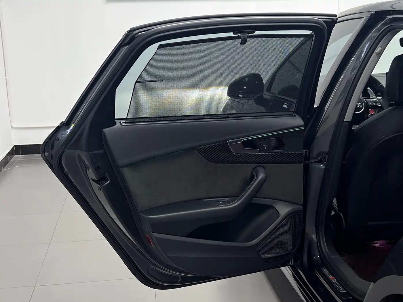 Фото 27 - Audi A4L