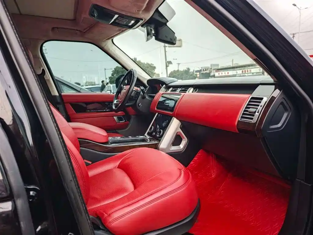 Land Rover Range Rover 2021 3.0 L6 Golden Age Edition фото 9