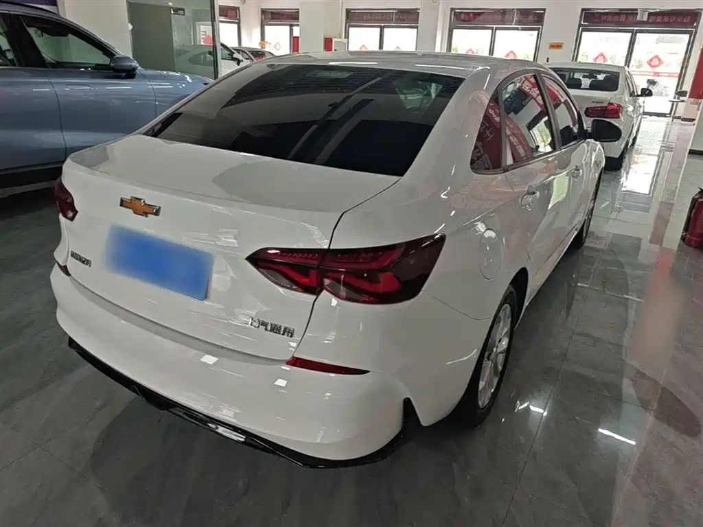 CHEVROLET CRUZE