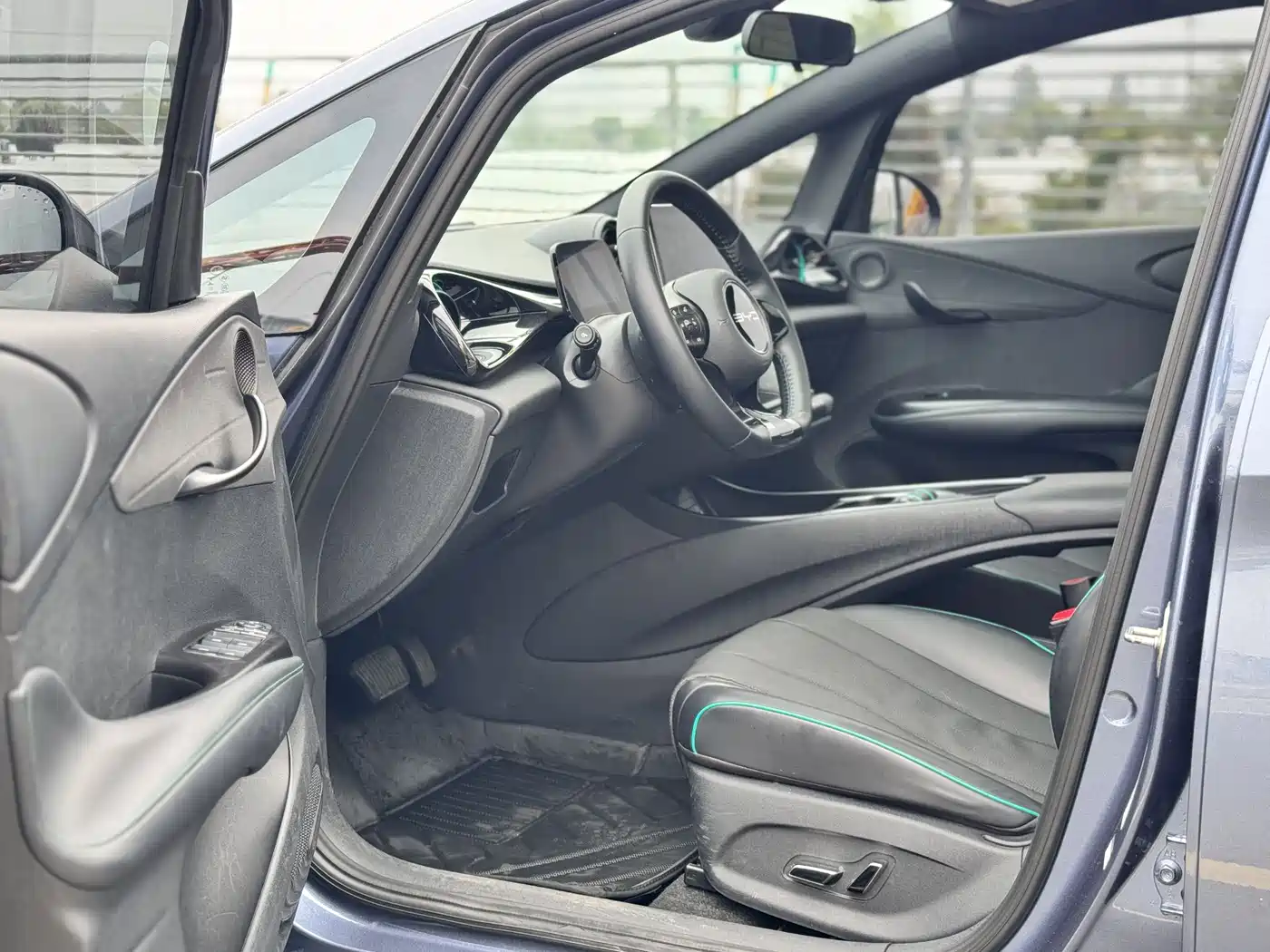 BYD Dolphin 2024 Glory Edition 420km Fashion Edition фото 4