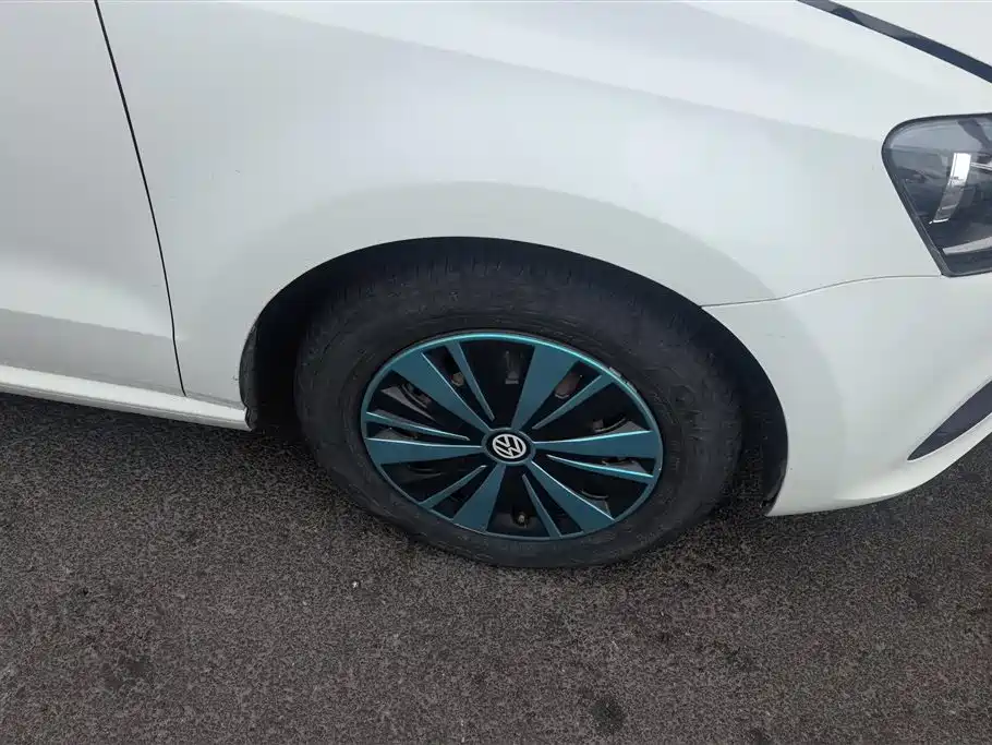 Volkswagen Polo 2016 1.4L Automatic Trend фото 6