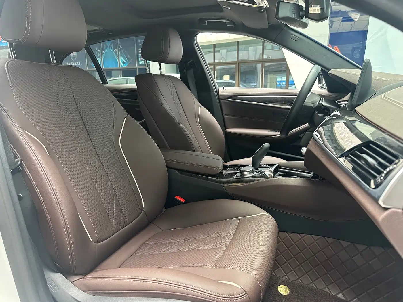 BMW 5 Series 2022 525Li M Sport Package фото 8