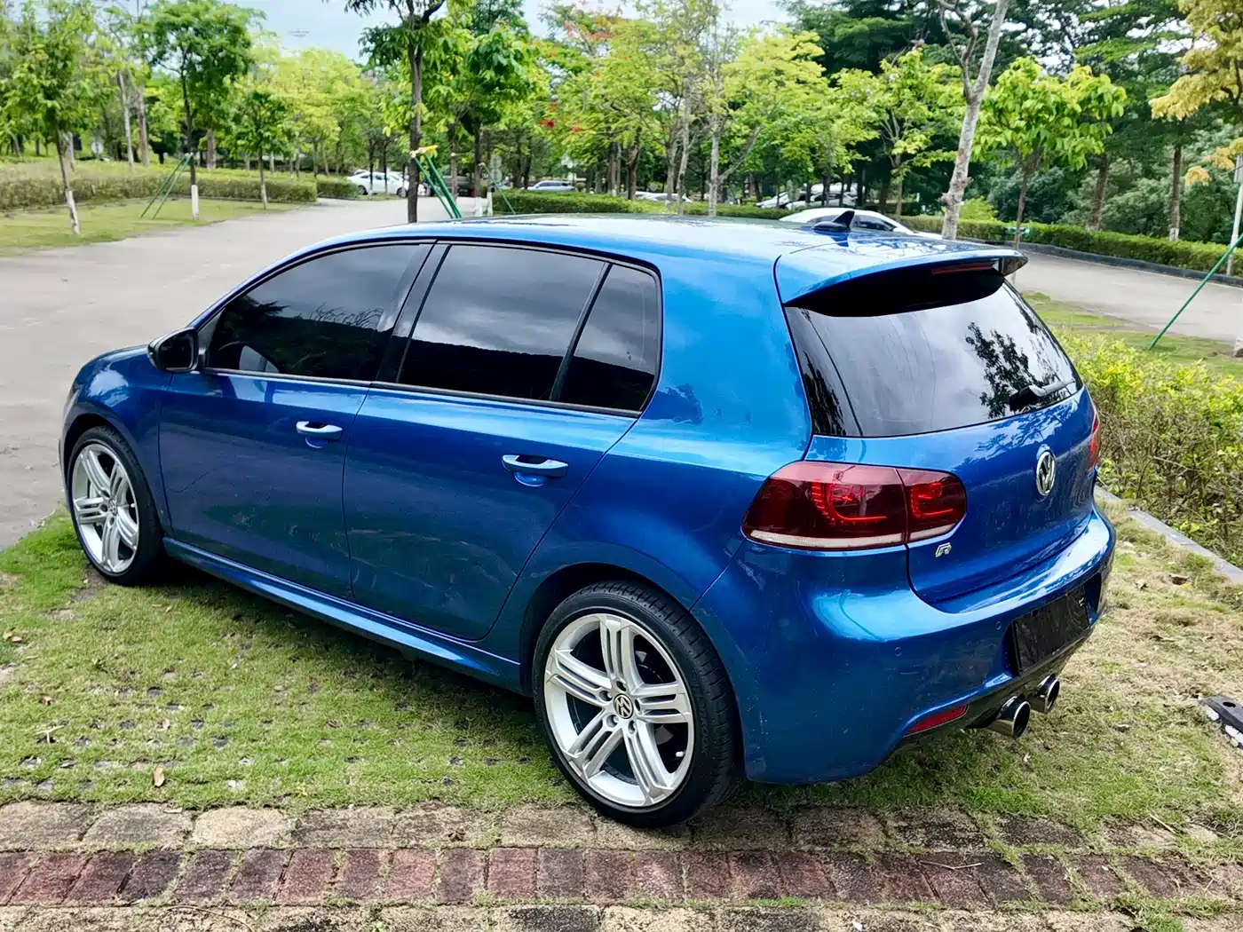 Volkswagen Golf (Import) 2011 2.0TSI R фото 15