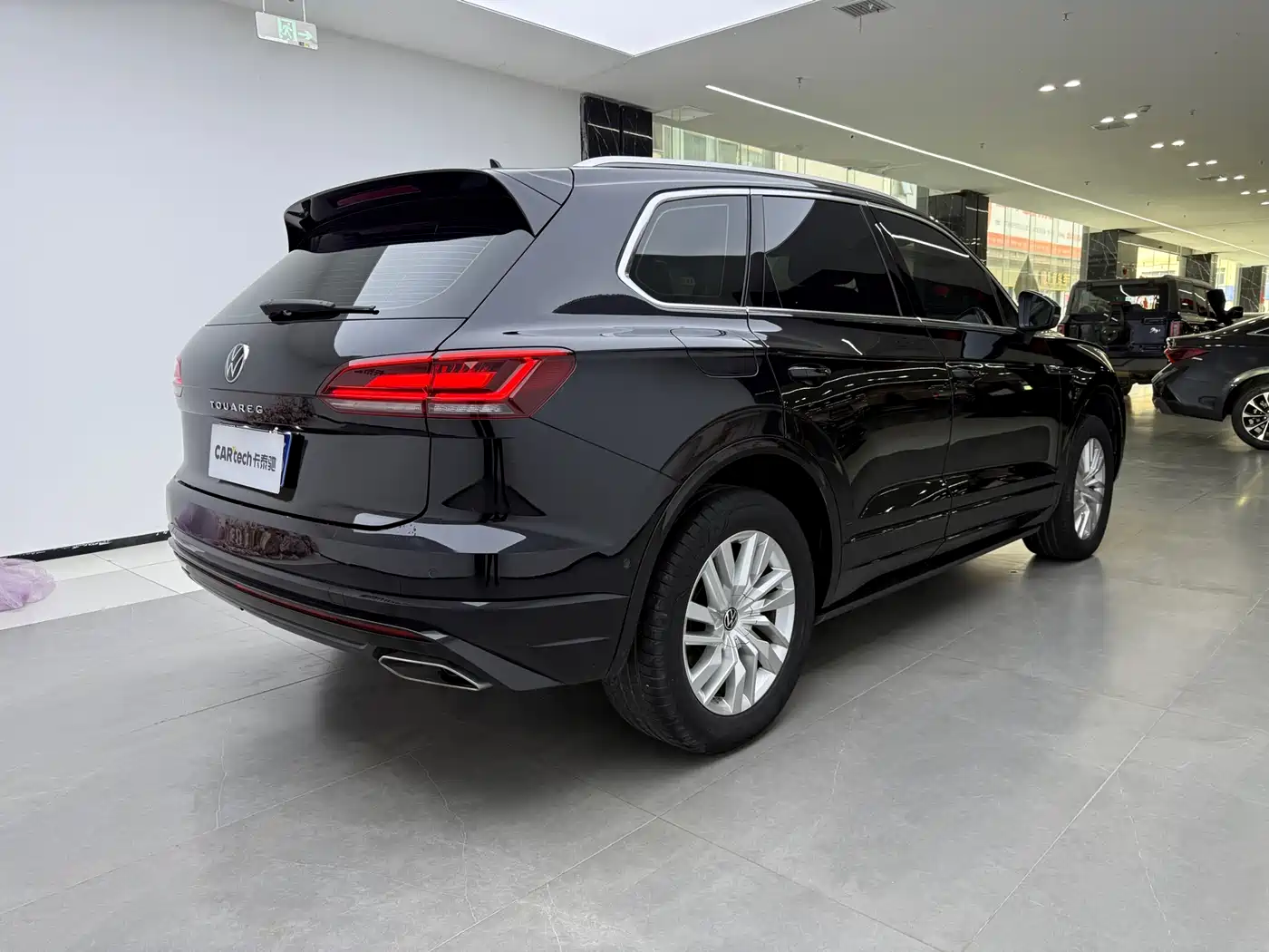 Volkswagen Touareg 2021 2.0TSI R-Line фото 3