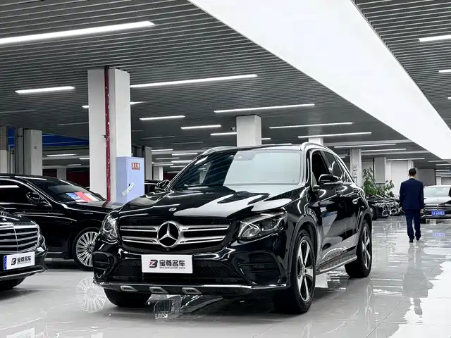 MERCEDES-BENZ GLC