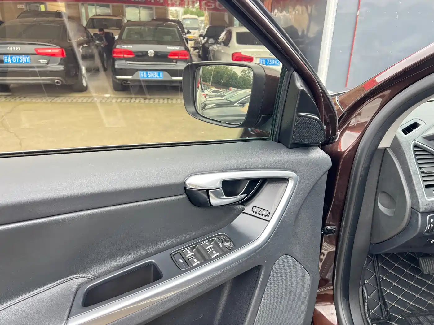 Фото 6 - Volvo XC60