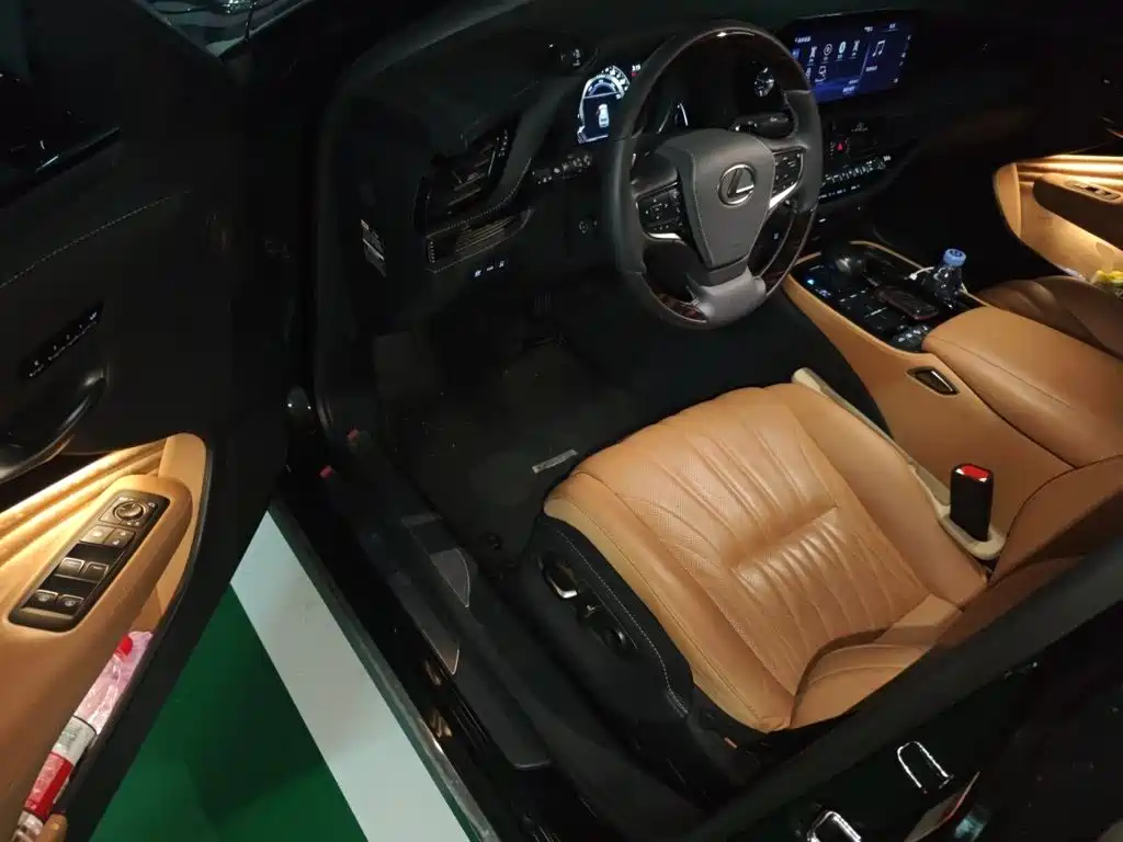 Lexus LS 2021 2021 500h Luxury Edition