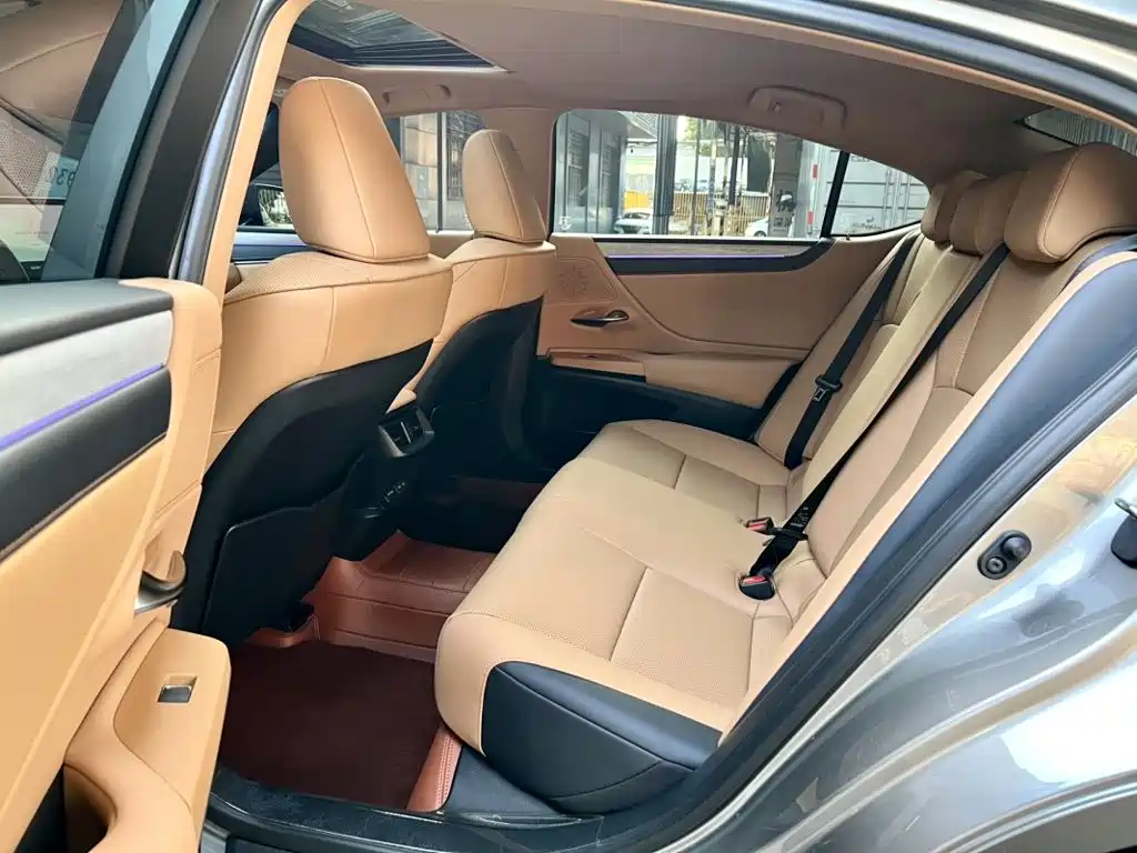 Lexus ES 2025 2025 200 Ultimate Edition