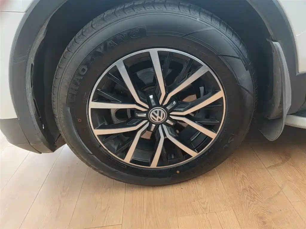 Volkswagen Tiguan L 2017 330TSI Automatic 2WD Comfort Edition фото 23