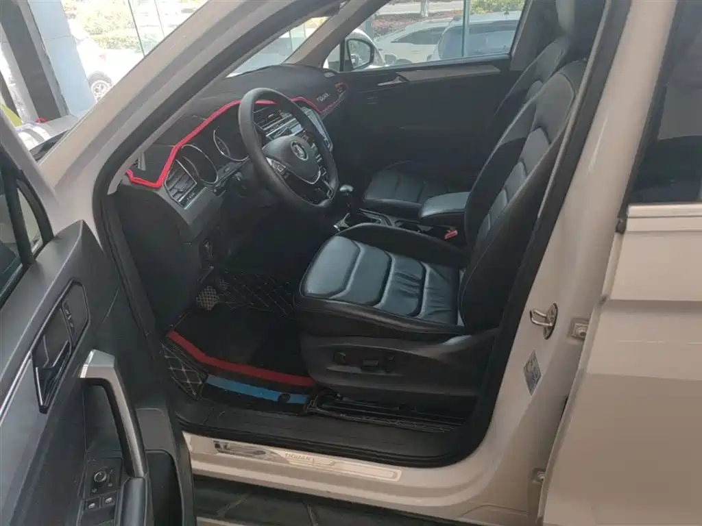 Volkswagen Tiguan L 2017 330TSI Automatic 2WD Comfort Edition фото 15