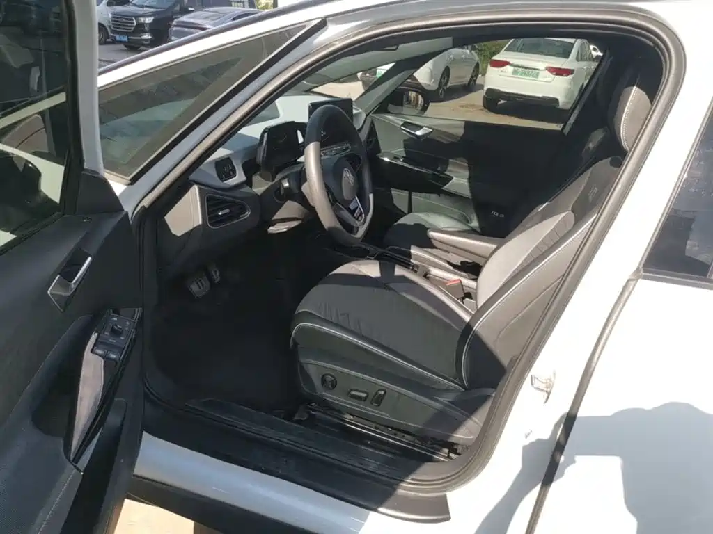 Volkswagen ID.3 2024 Pure Smart Edition фото 16