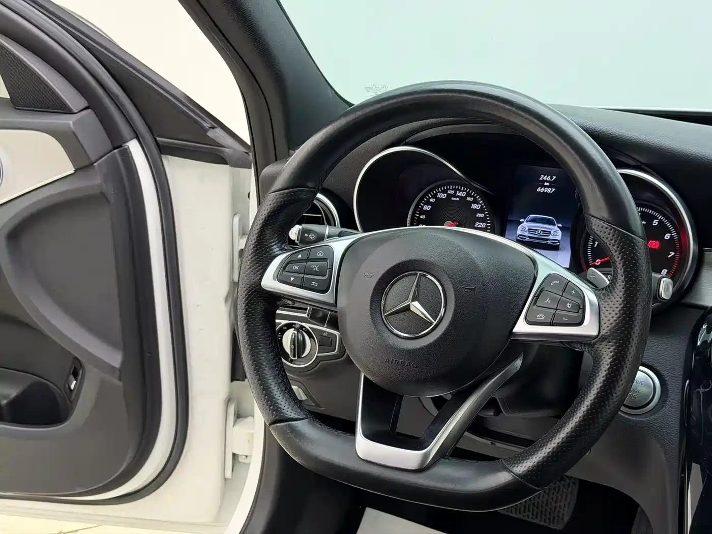 Mercedes-Benz C-Class 2015 C 200 Sport Edition 4MATIC фото 28