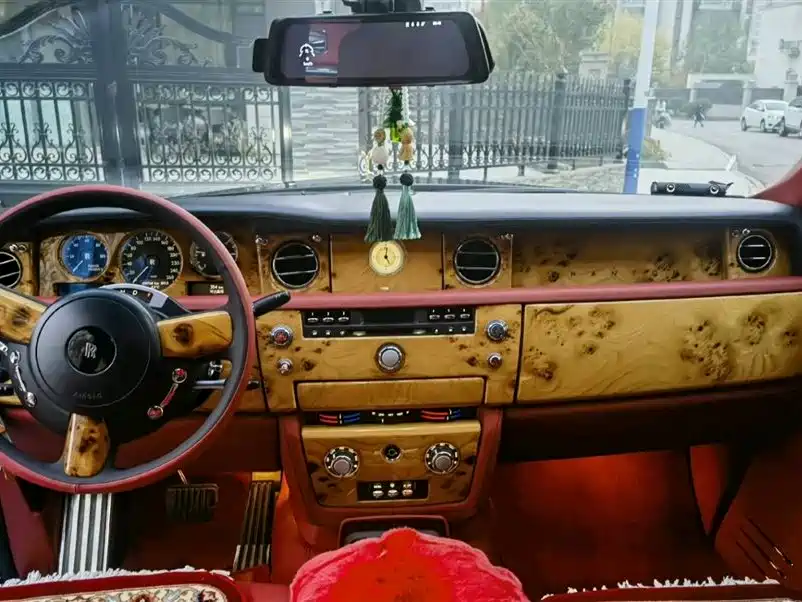 Фото 8 - Rolls-Royce Phantom