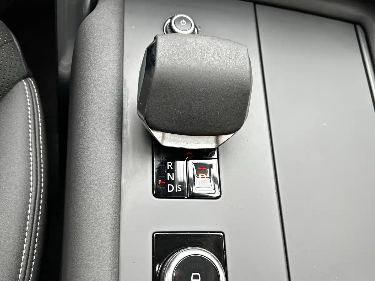 Land Rover Discovery 2021 360PS R-Dynamic S фото 17