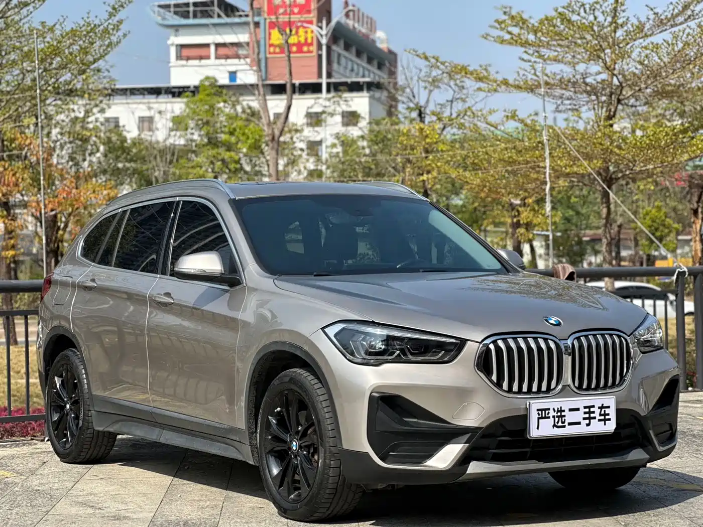 BMW X1 2022 sDrive20Li Fashion фото 3
