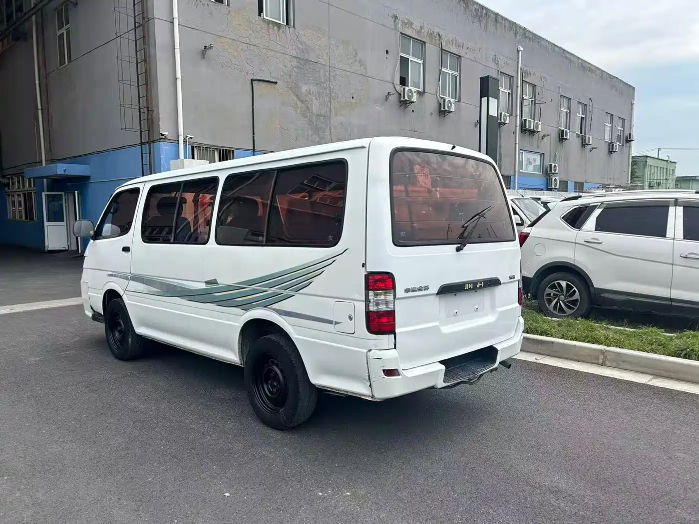 Jinbei Express 2017 2017 2.0L Standard V19