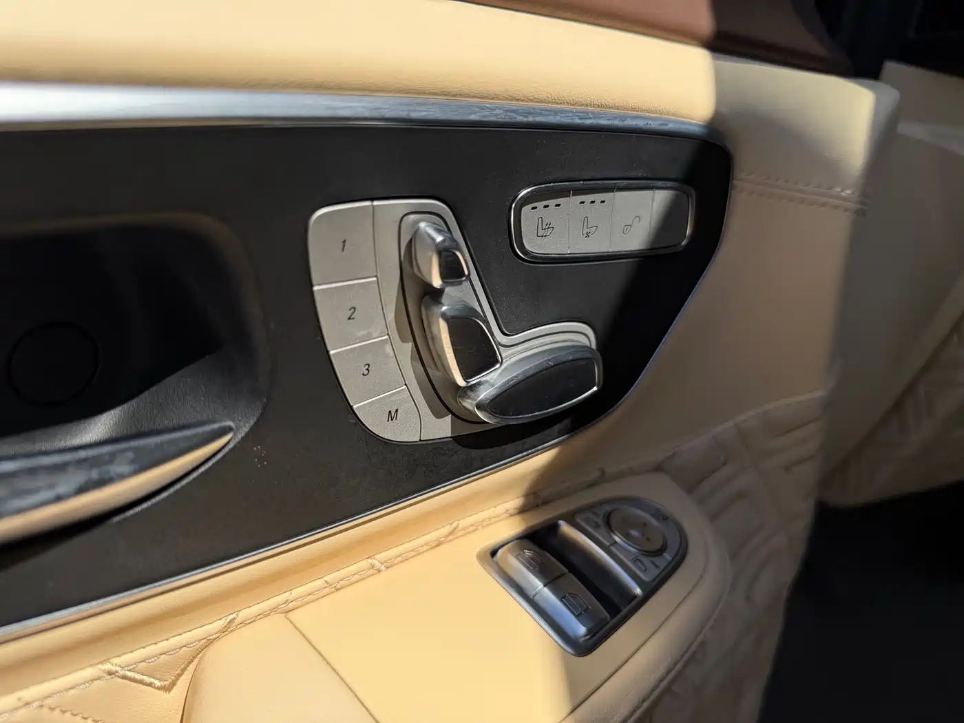 Mercedes-Benz V-Class 2021 V 260 L Long Wheelbase Luxury Edition фото 14