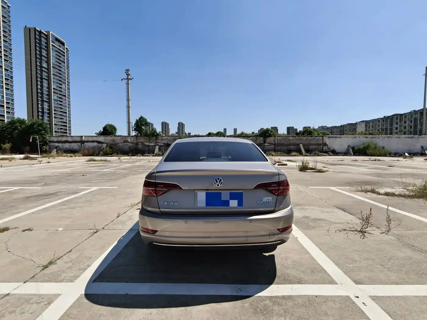 Photo 7 - Volkswagen Sagitar
