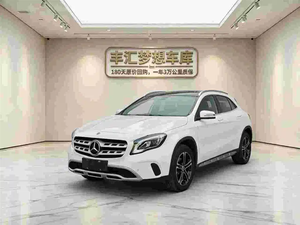 Mercedes-Benz GLA 2018 GLA 200 Fashion