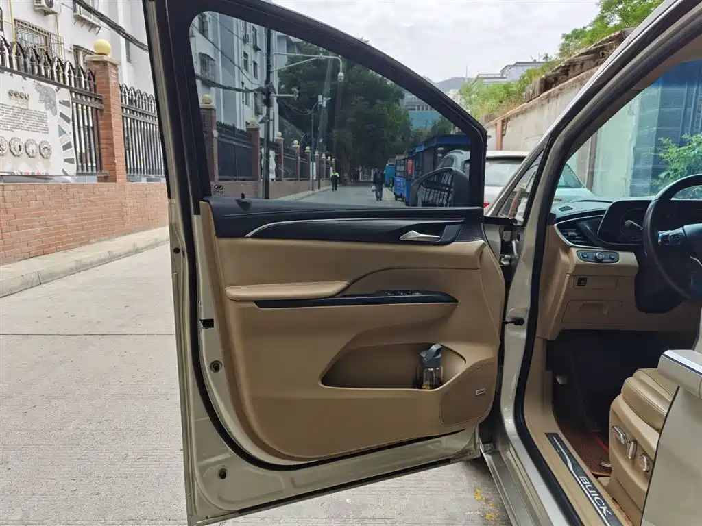 Buick GL8 2021 ES Landlord 653T Flagship фото 6