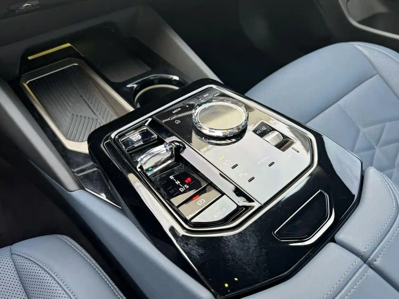 BMW 5 Series 2024 530Li Premium M Sport Package фото 14