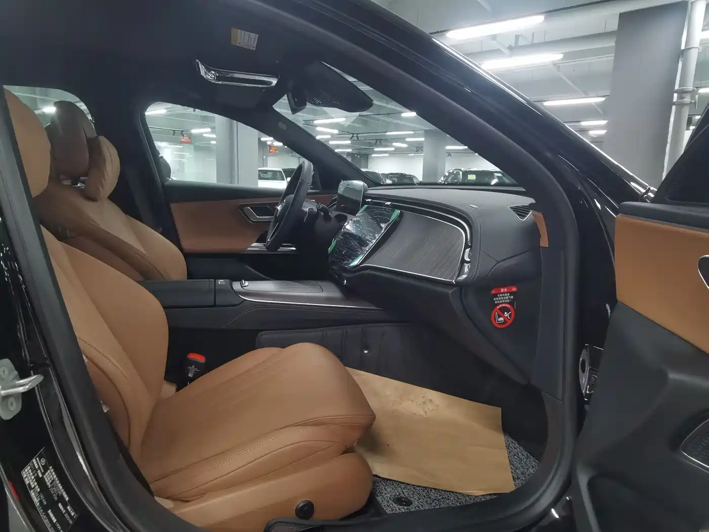 Mercedes-Benz E-Class 2026 E 300 L Luxury фото 6