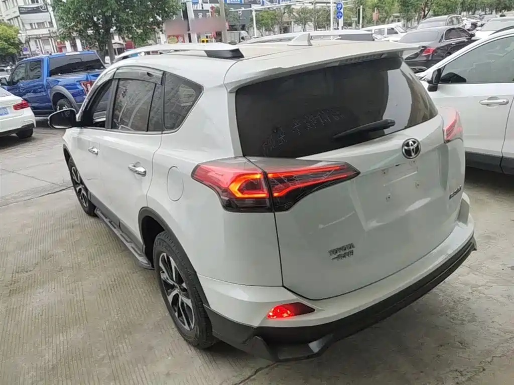 Toyota RAV4 Rongfang 2019 2.0L CVT 2WD Zhishang Edition China VI фото 5