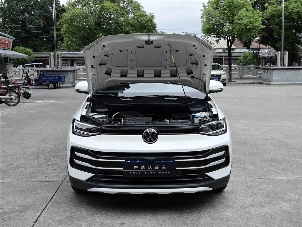 Volkswagen Tharu 2025 Model Rising Star 1.5L Advance Edition фото 14