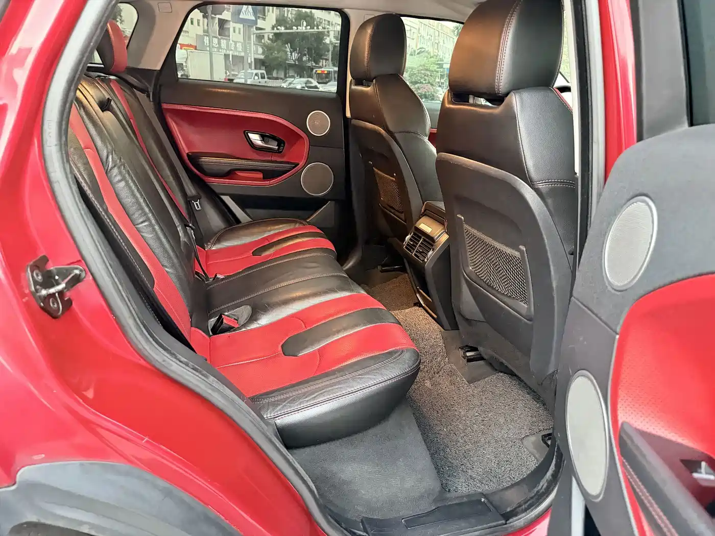 Land Rover Range Rover Evoque (Import) 2015 2014 2.0T 5-door Brilliance Sport