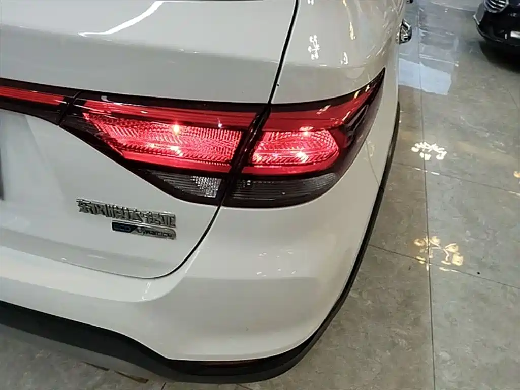 Kia KX CROSS 2017 1.4L AT GLS фото 24