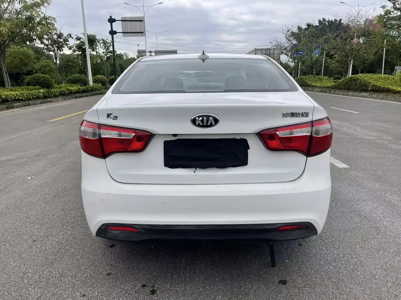 Kia K2 2012 Sedan 1.4L MT GL Commemorative Edition фото 5
