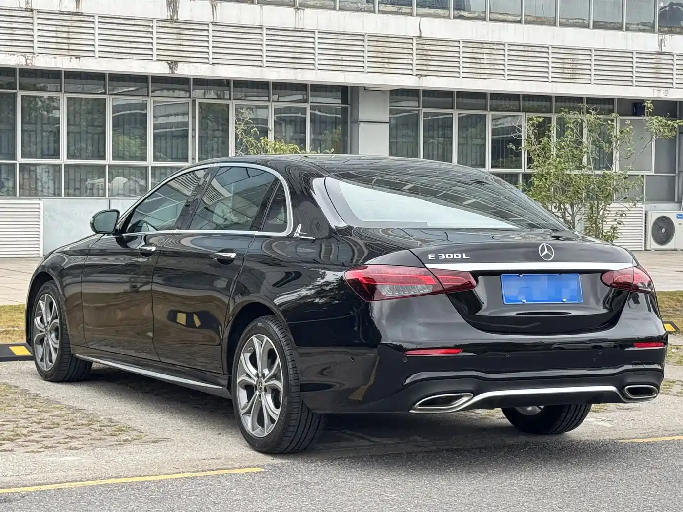 Mercedes-Benz E-Class 2022 E 300 L Sport Fashion фото 19