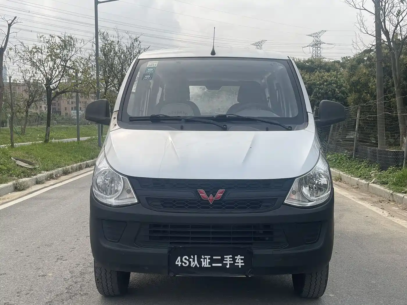 Wuling Motors Wuling Zhiguang 2017 2015 1.2L S Utility LSI