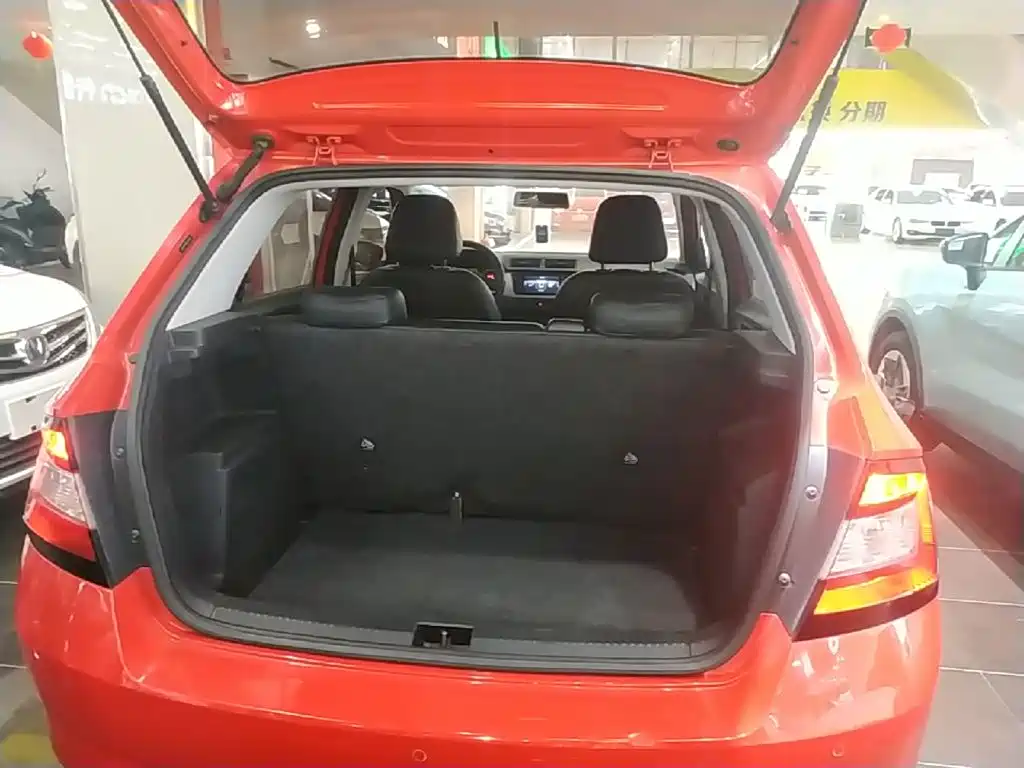 Škoda Fabia 2016 2016 1.4L Automatic Car Enjoy Edition