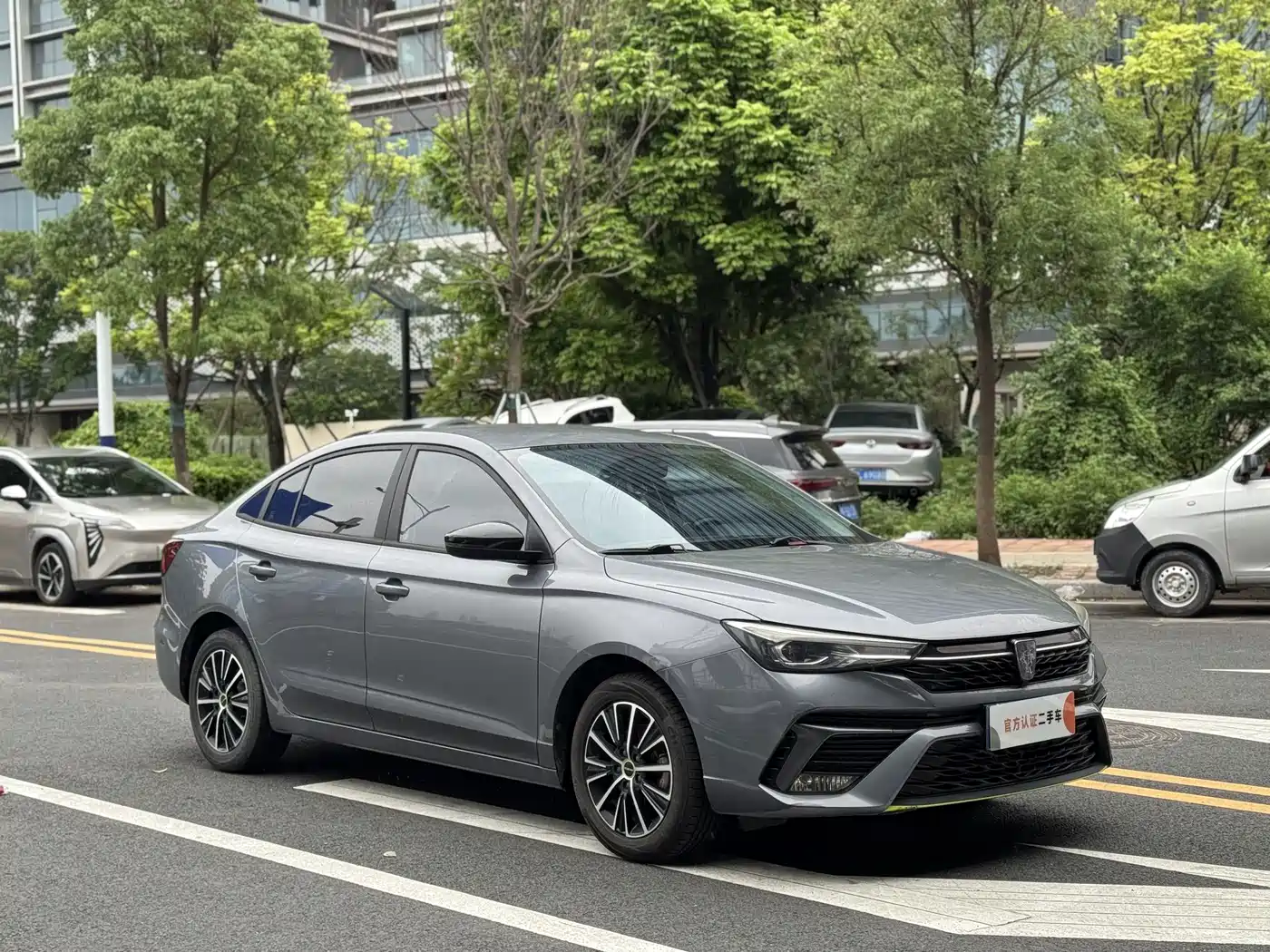Фото 3 - Roewe i5
