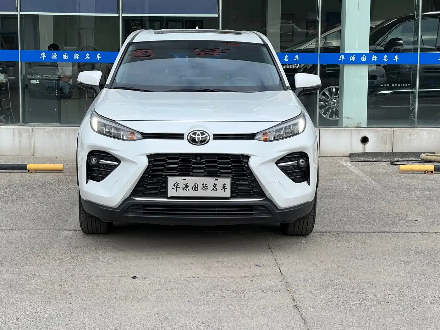 Toyota Wildlander 2022 2.0L CVT AWD Luxury PLUS Edition фото 2