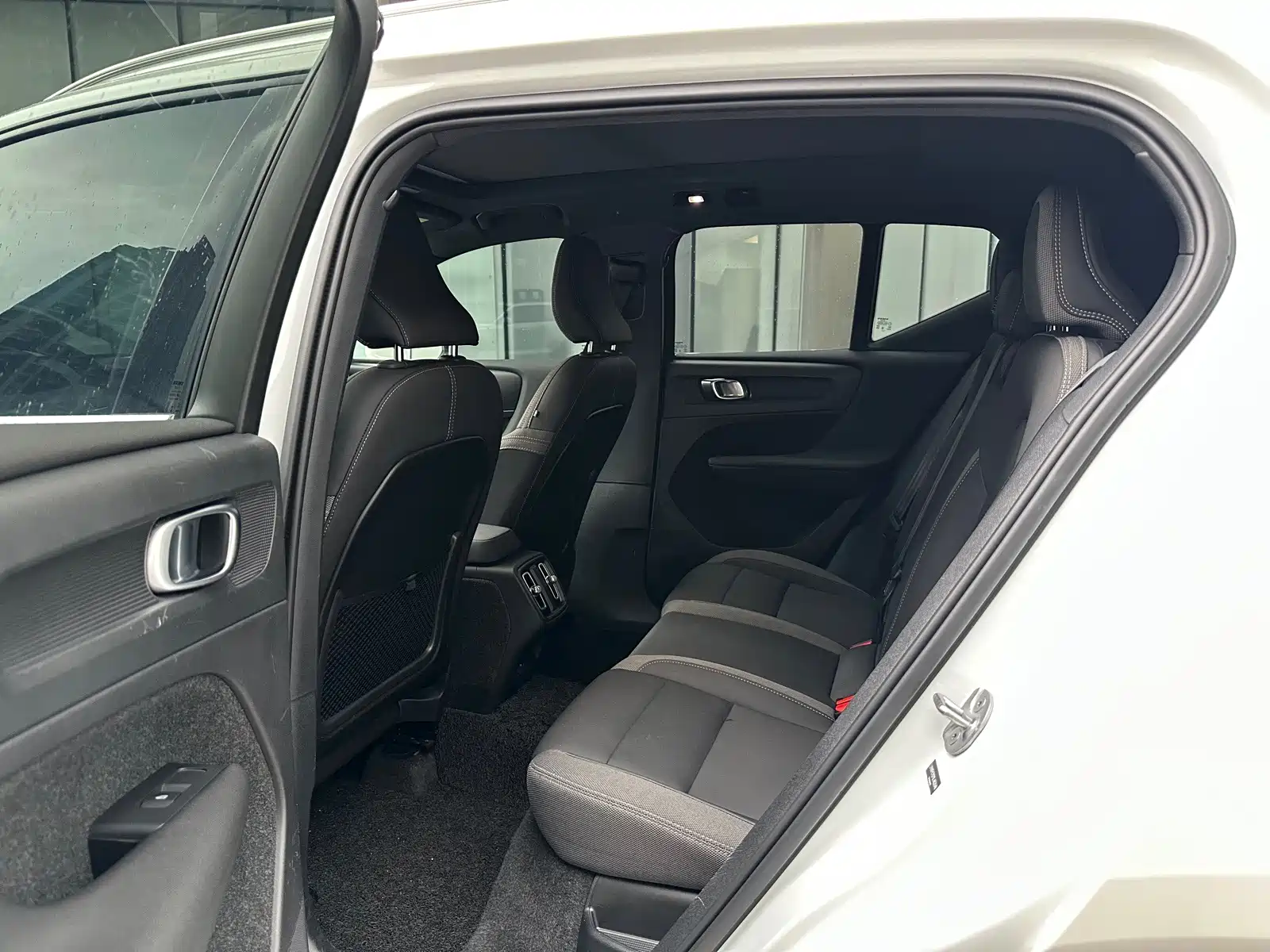 Фото 9 - Volvo XC40