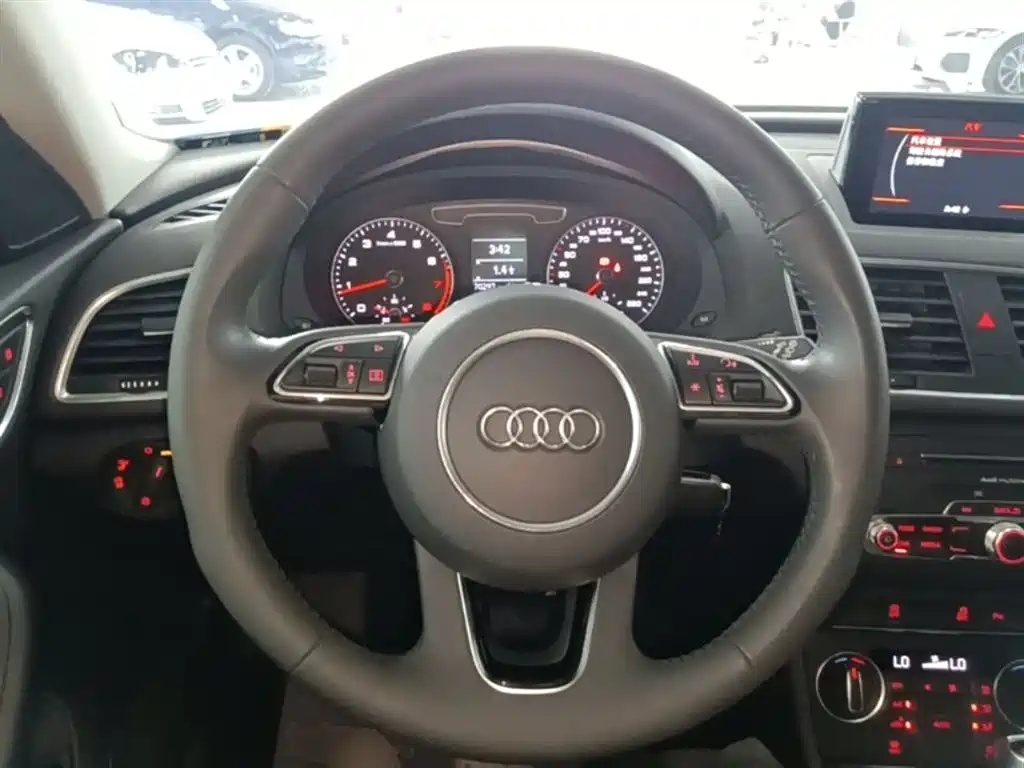 Audi Q3 2018 30th Anniversary Edition 30 TFSI Fashion фото 11