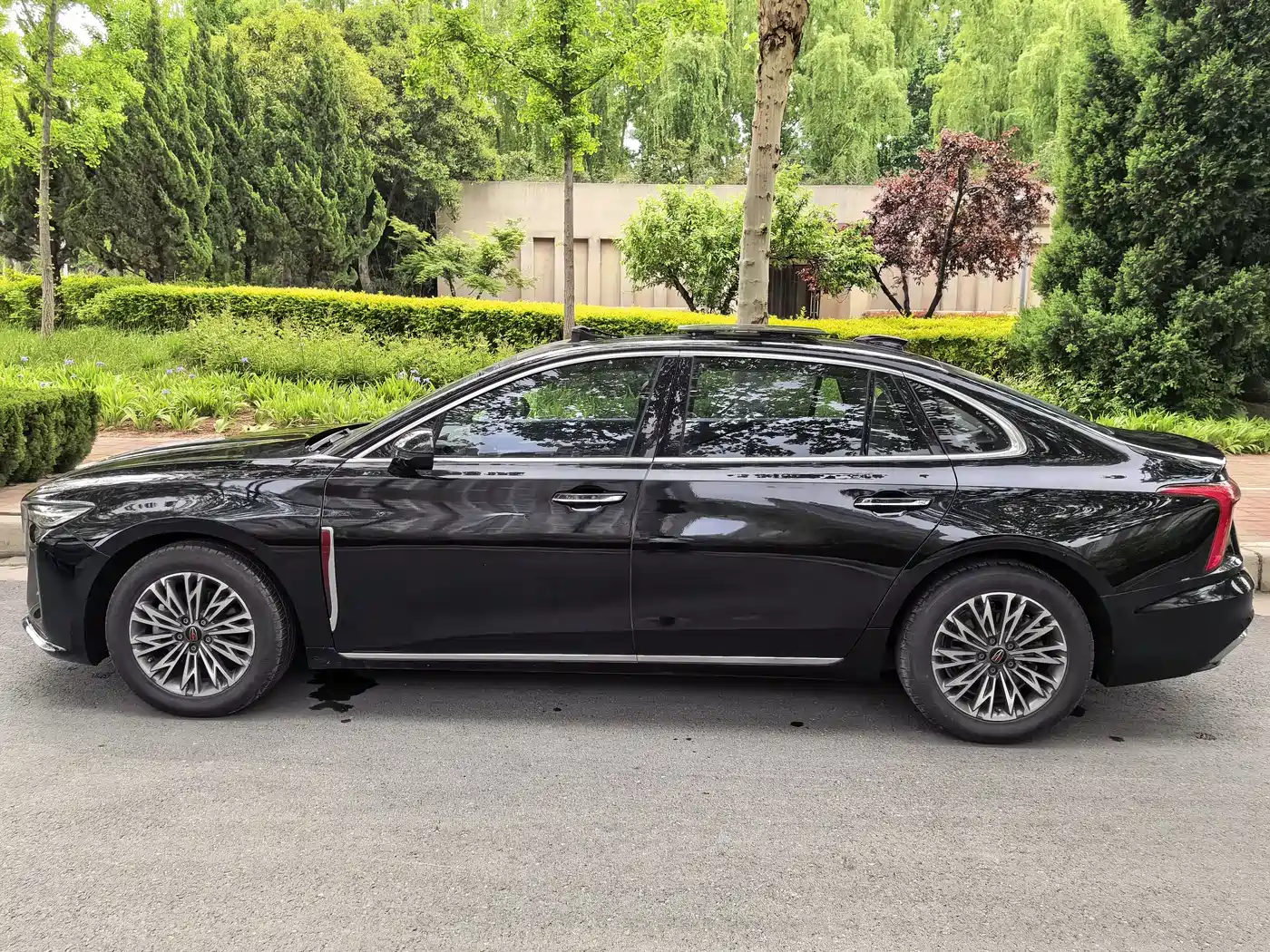 Hongqi H5 2024 1.5T DCT Smart Connect Flag Rhythm Edition фото 14