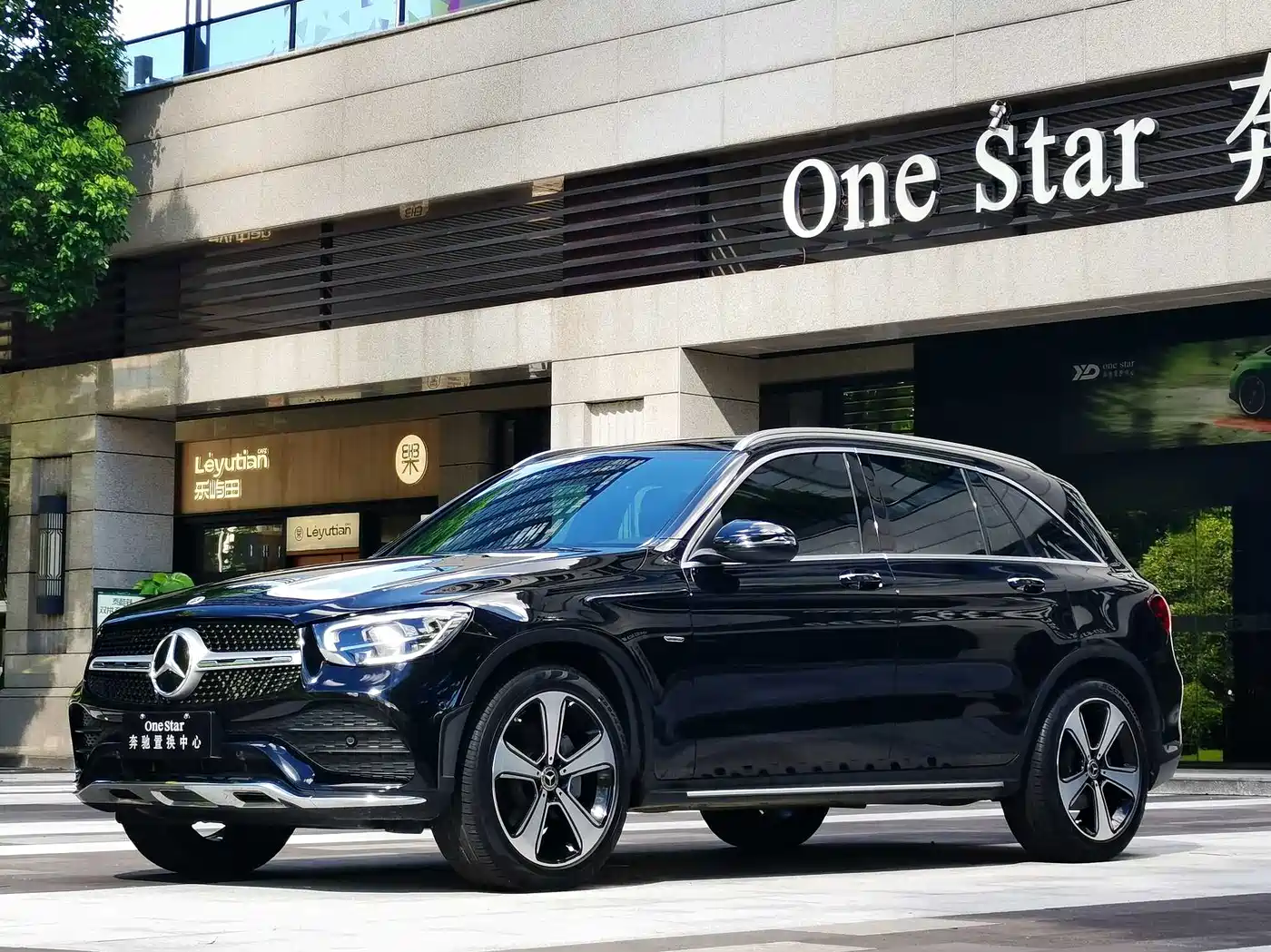 Mercedes-Benz GLC 2022 Facelift GLC 300 L 4MATIC Dynamic Collector's Edition фото 3