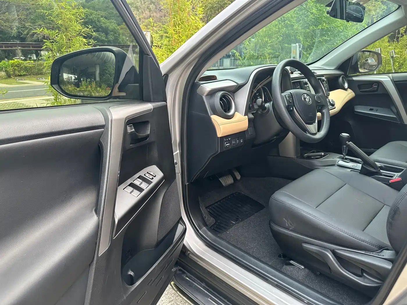Toyota RAV4 Rongfang 2019 2.0L CVT 2WD Trend Edition China VI фото 9