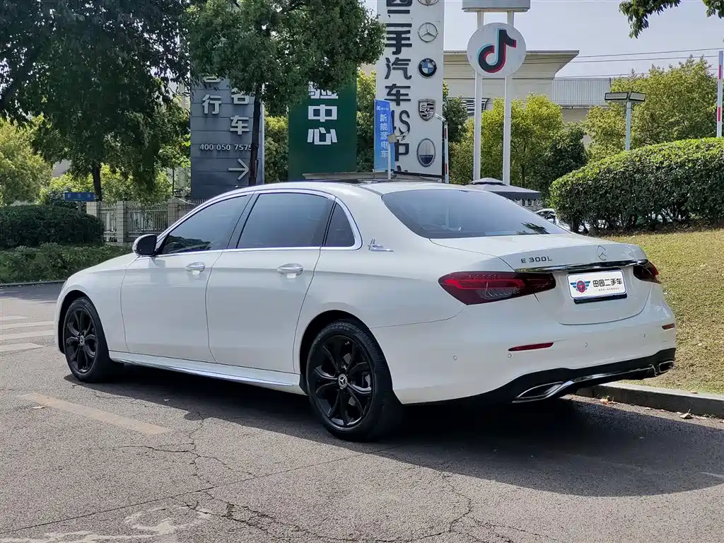 Mercedes-Benz E-Class 2021 E 300 L Sport Fashion фото 4