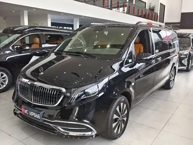 Mercedes-Benz Vito 2023 2.0T Business 7-Seater