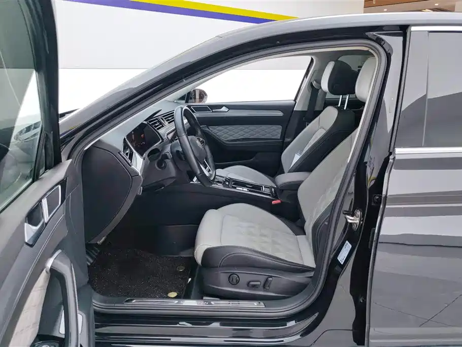 Volkswagen Magotan 2023 2 Million Units Anniversary Edition 330TSI DSG Leading Type фото 9
